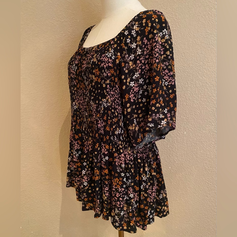 Ladies runched waist ladies top size large